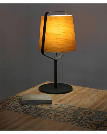 Lámpara de Sobremesa Stood diseñada por Lucid de Faro
